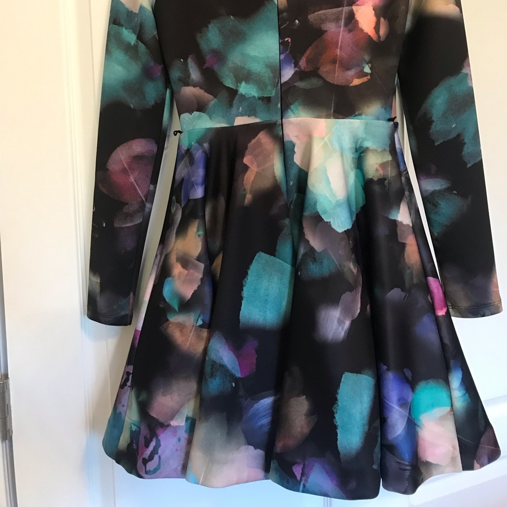 Dress - Picture 5 of 5
